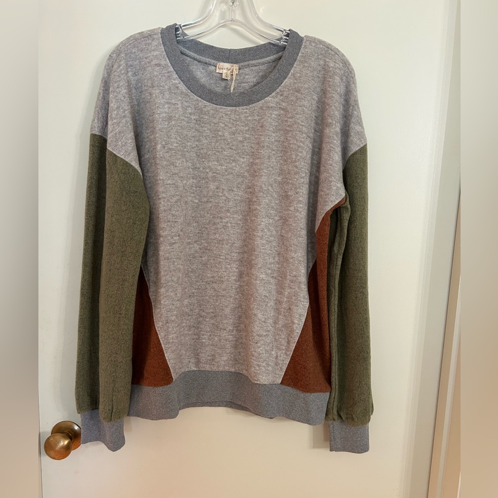 Hem & Thread Color Block Sweater - Picture 2 of 8